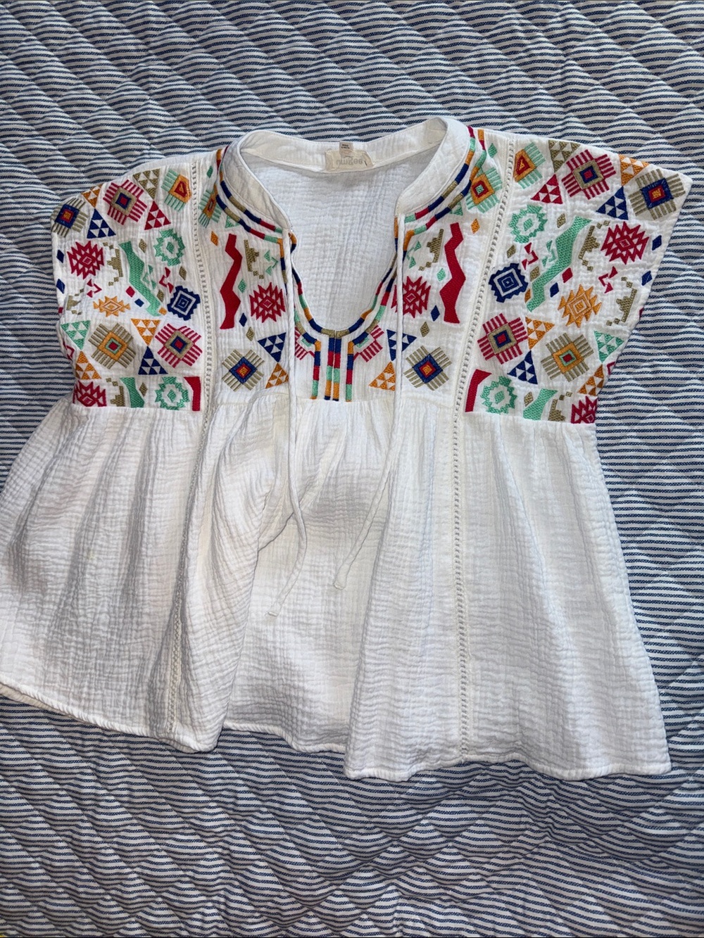 Bungee Boho Embroidered White Peasant Top size medium